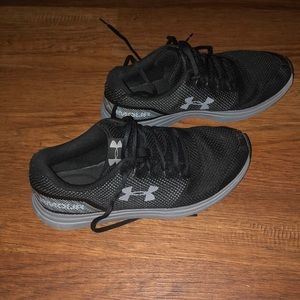 Black and gray Under armour sneakers